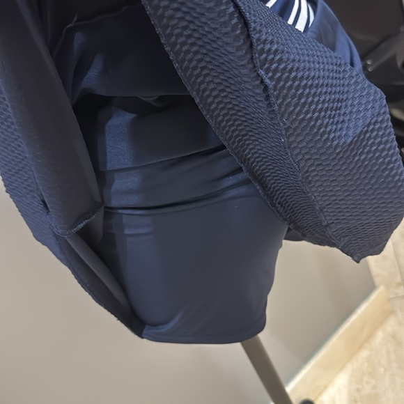 Lucky in love blue pleated Raquel’s skirt & Athleta top - Picture 6 of 8